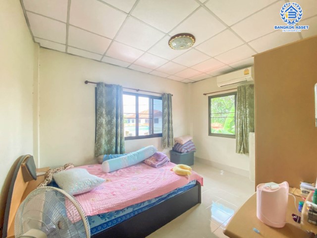 *****บ้านแฝดมือสองย่านนนทบุรี ม.อุดมทรัพย์ บางกรวย-ไทรน้อย หลังมุม! ทำเลดีที่สุดในโครงการ เนื้อที่ 37.1 ตร.ว. ฟังก์ชัน 3 ห้องนอน 2 ห้องน้ำ 1 ที่จอดรถ บ้านพร้อมยู่ ติดสวน บนทำเลเชื่อมต่อถ.ราชพฤกษ์, ถ.บางกรวย-ไทรน้อย ใกล้วงเวียนพระราม5